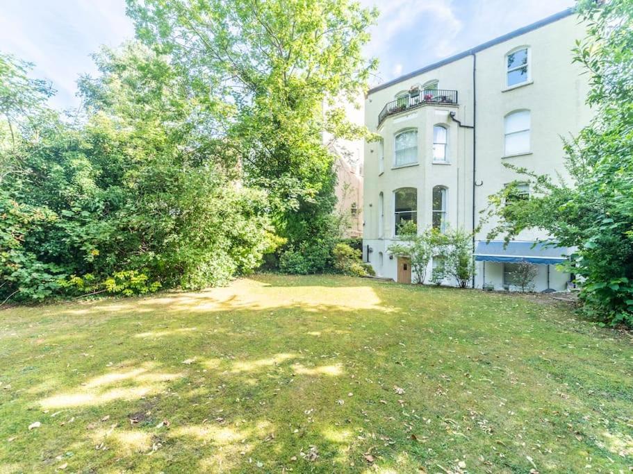 Ferienwohnung Surbiton Garden Flat Exterior foto